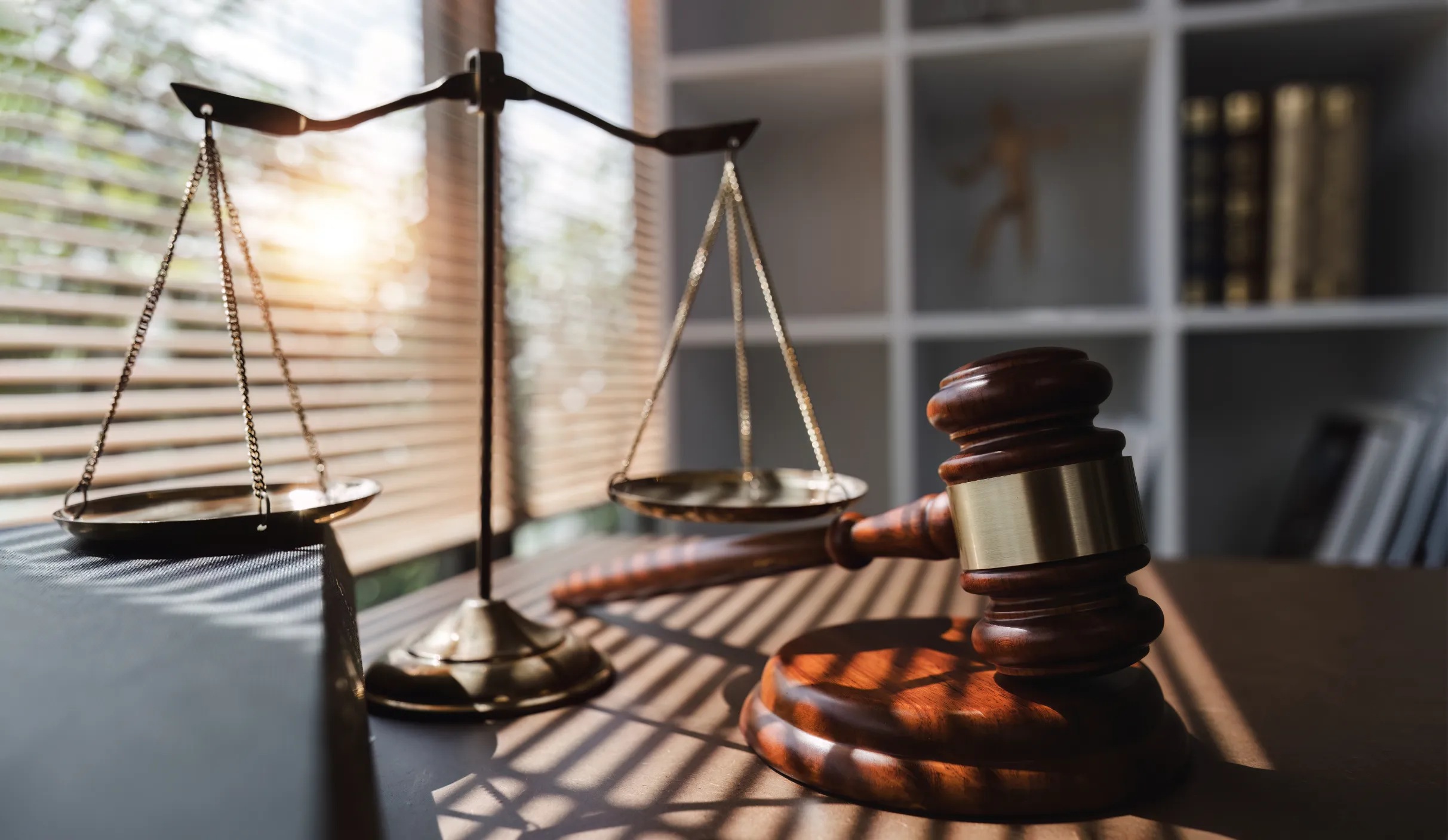 الإعفاء المؤقت والتدابير الإنصافية